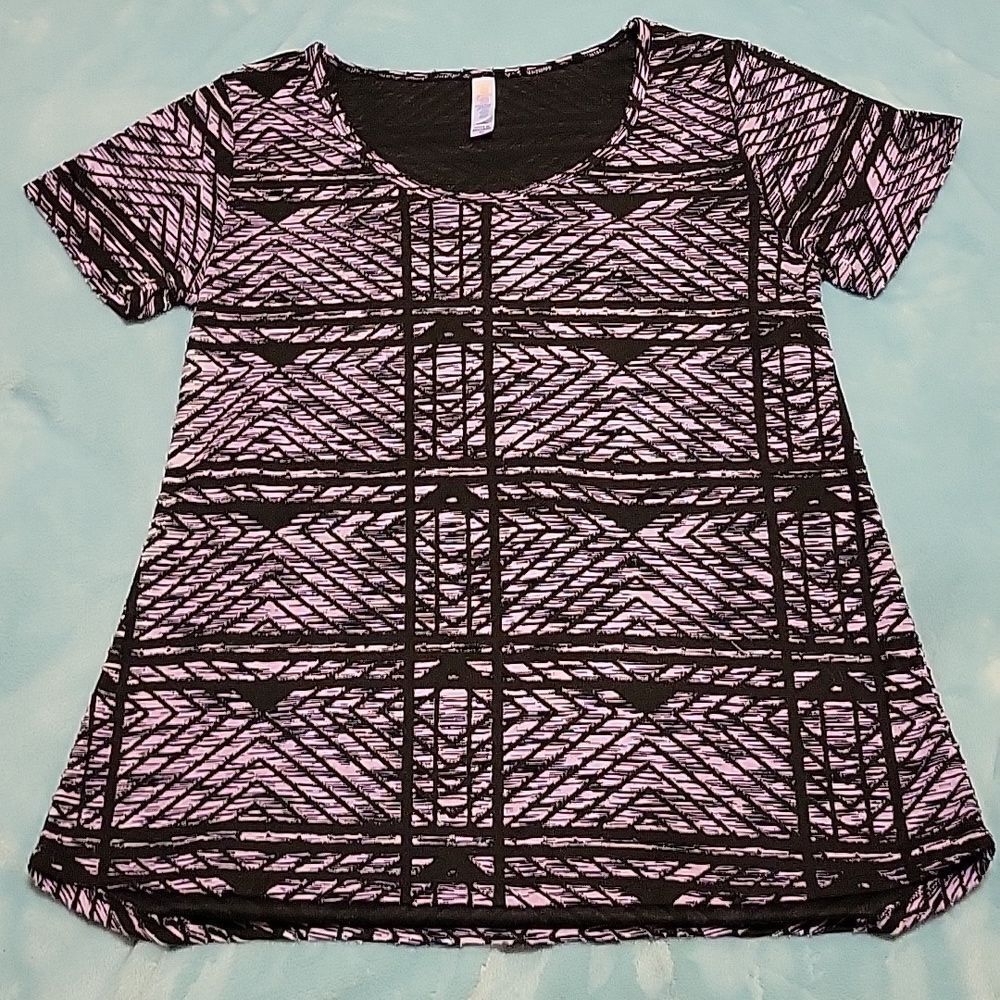 🫧 LuLaRoe size XS pink and black top